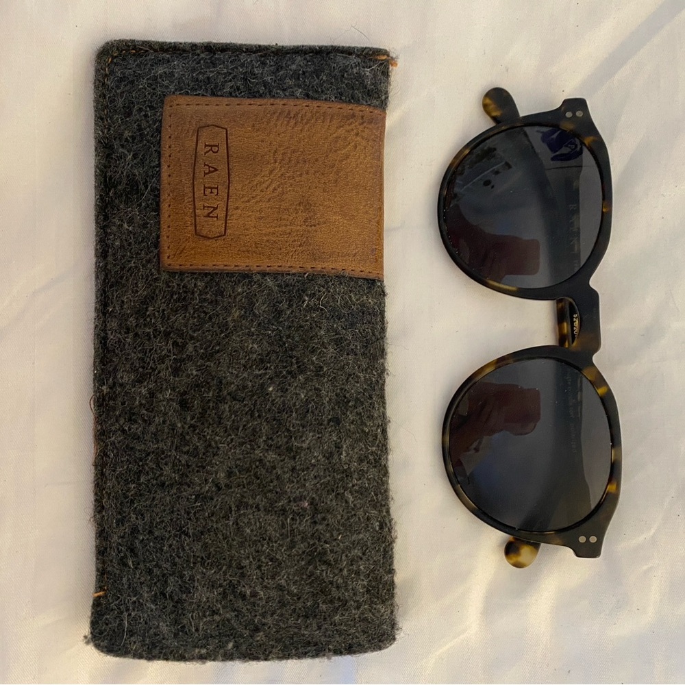 RAEN Remmy 52 Tortoise Sunglasses with Case